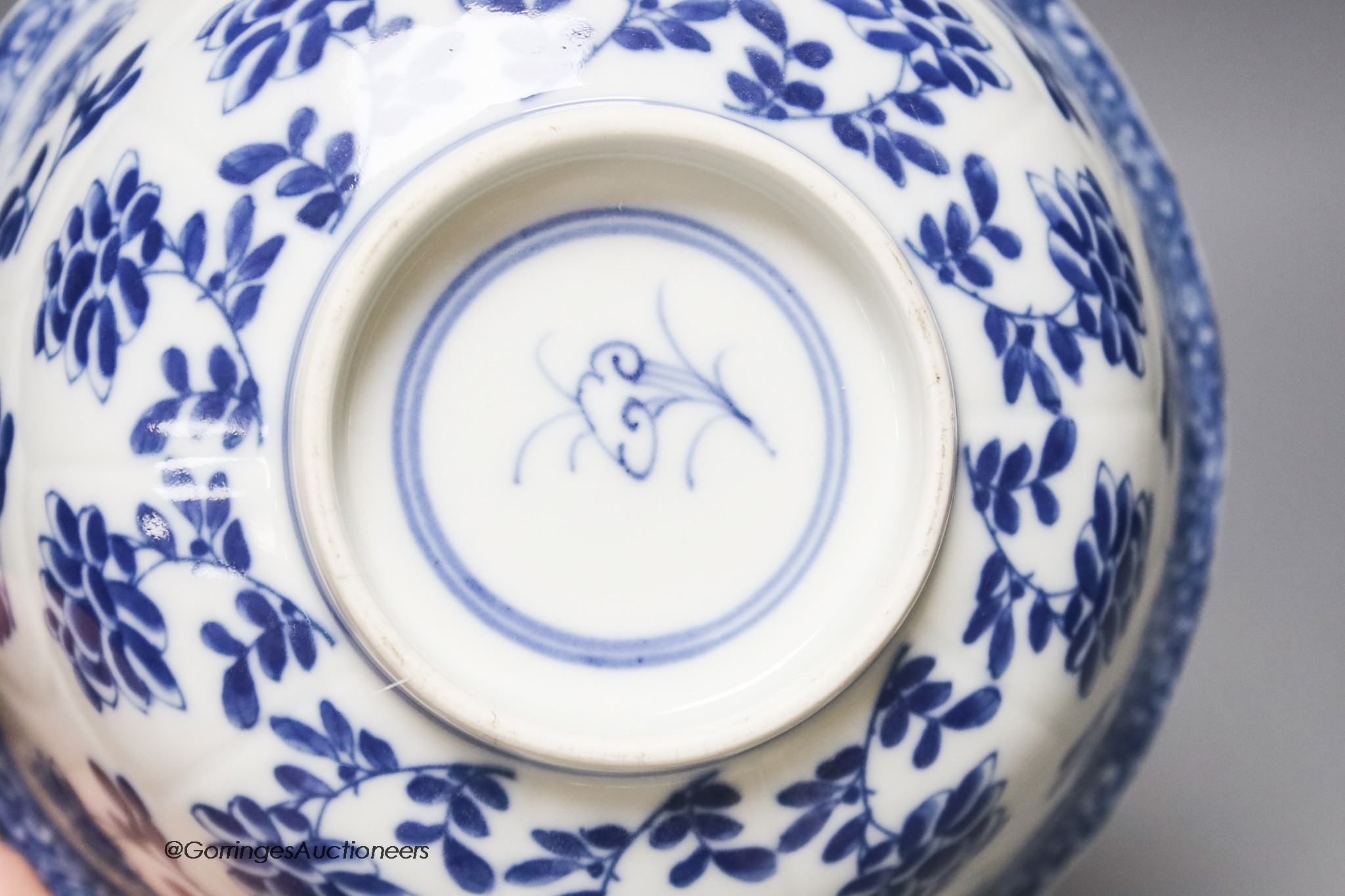 A Chinese blue and white bowl, diameter 20cm